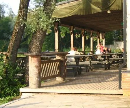 Veskisilla Hotel *